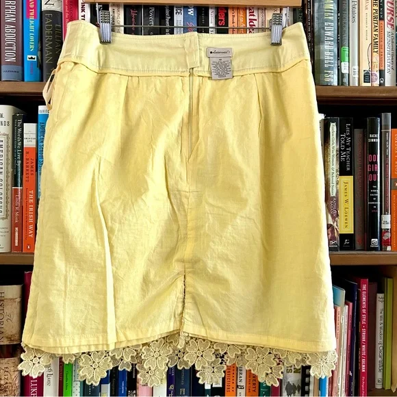 Anthropologie Elevenses Allamanda Buttercream Yellow Lace Pencil Skirt, size 10 - Picture 3 of 8